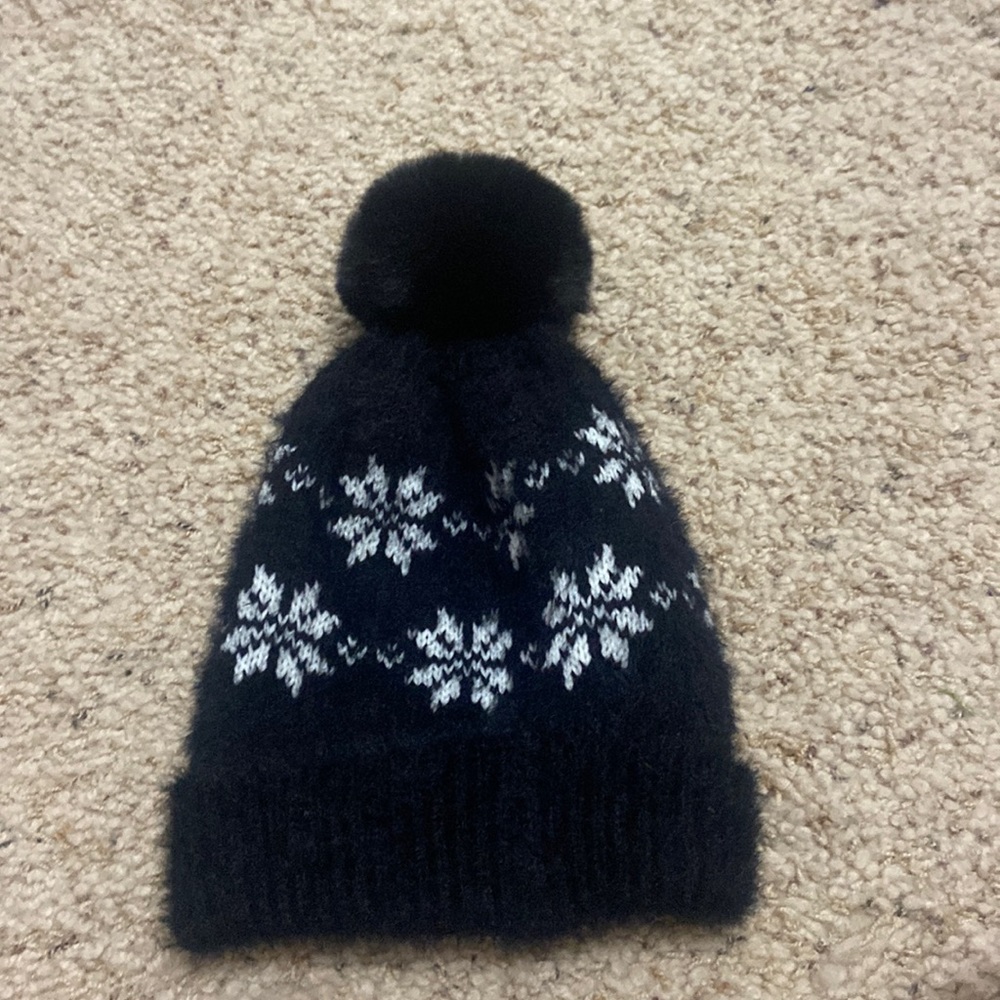 Black and white snowflake hat